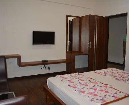 Ashirwad Comforts Hotel Kalasa Exterior photo