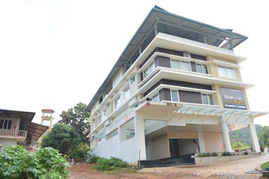 Ashirwad Comforts Hotel Kalasa Exterior photo